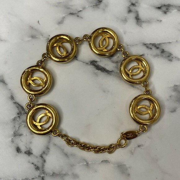CHANEL Vintage 1983 Gold Plated Round Logo CC Brac - Picture 9 of 9